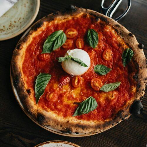 Recette de Pizza à la burrata et basilic
