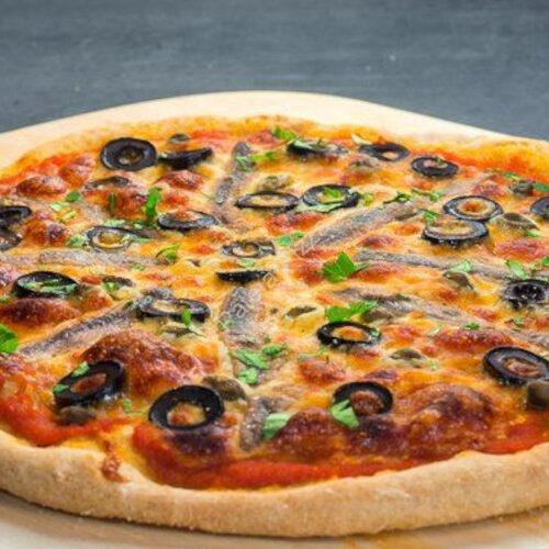 Pizza aux anchois et câpres