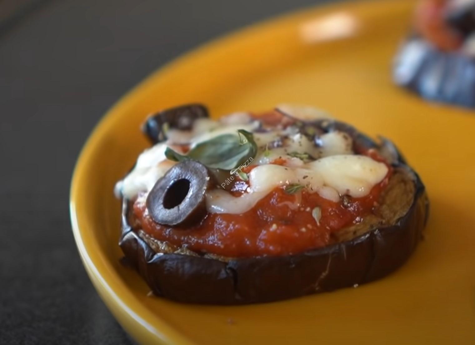 Pizza aubergine avec 5 ingrédients