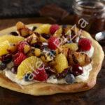 Recette de Pizza aux fruits à l'orange grillée avec mascarpone citronné