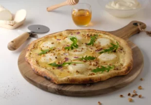 Recette de Pizza chèvre miel et roquette