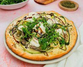 Recette de Pizza courgette, mozzarella et crème de balsamique